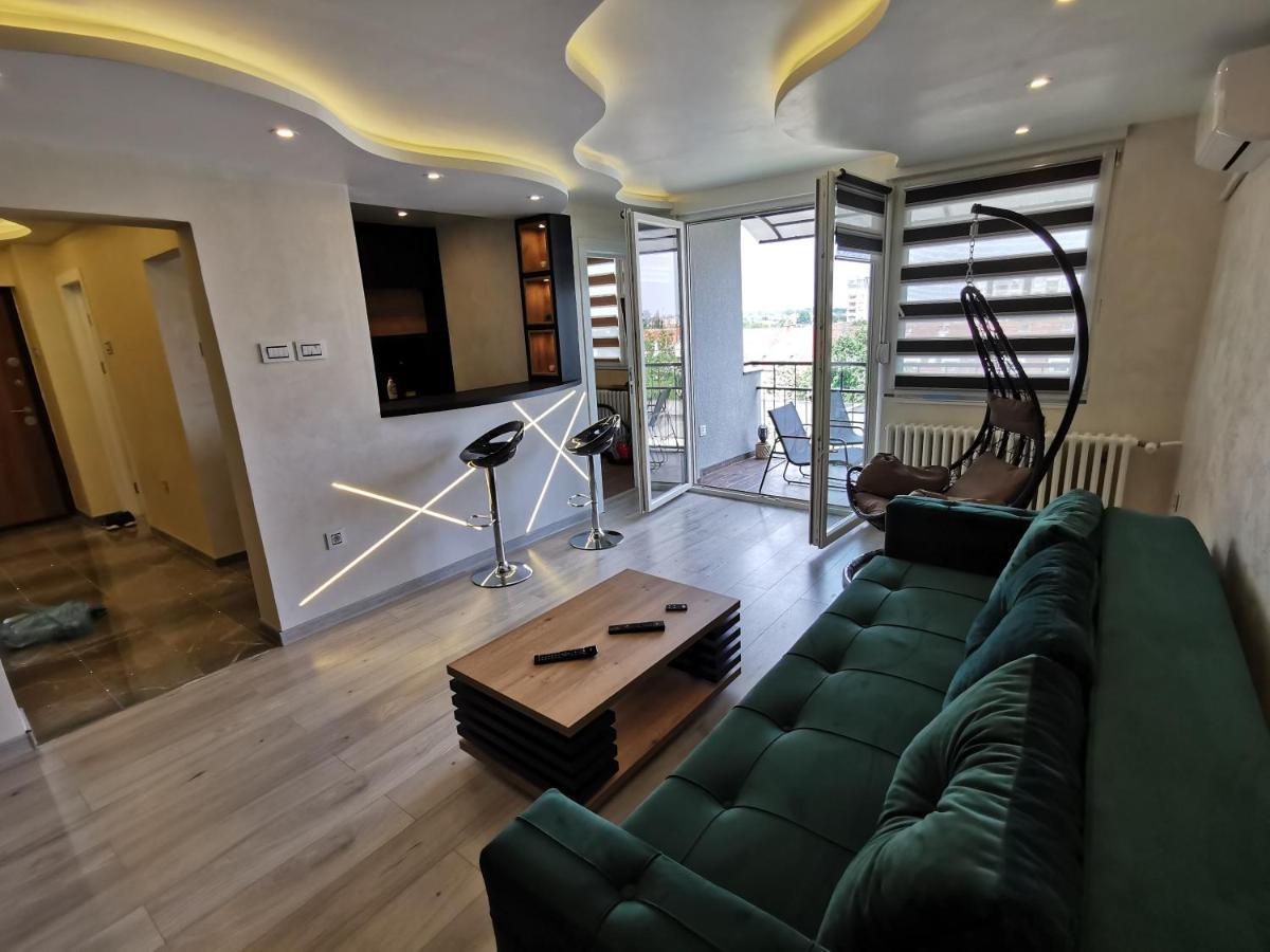 Brend New Luxurious Apartment In Downtown With Free Parking Нови Сад Екстериор снимка