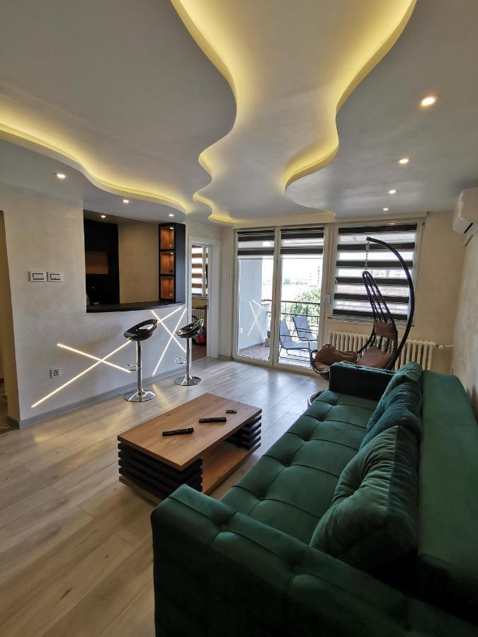Brend New Luxurious Apartment In Downtown With Free Parking Нови Сад Екстериор снимка