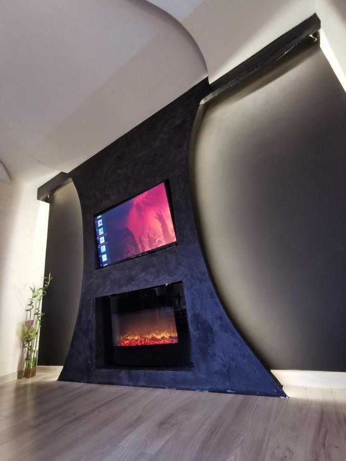 Brend New Luxurious Apartment In Downtown With Free Parking Нови Сад Екстериор снимка
